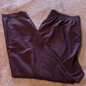 Victoria sport joggers.